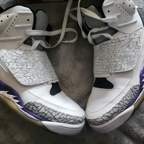 Jordan True Flights - Picture 4 of 5